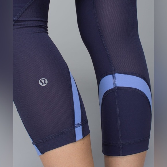Lululemon women’s Run: Inspire Crop II leggings Sz 2 - Picture 5 of 15